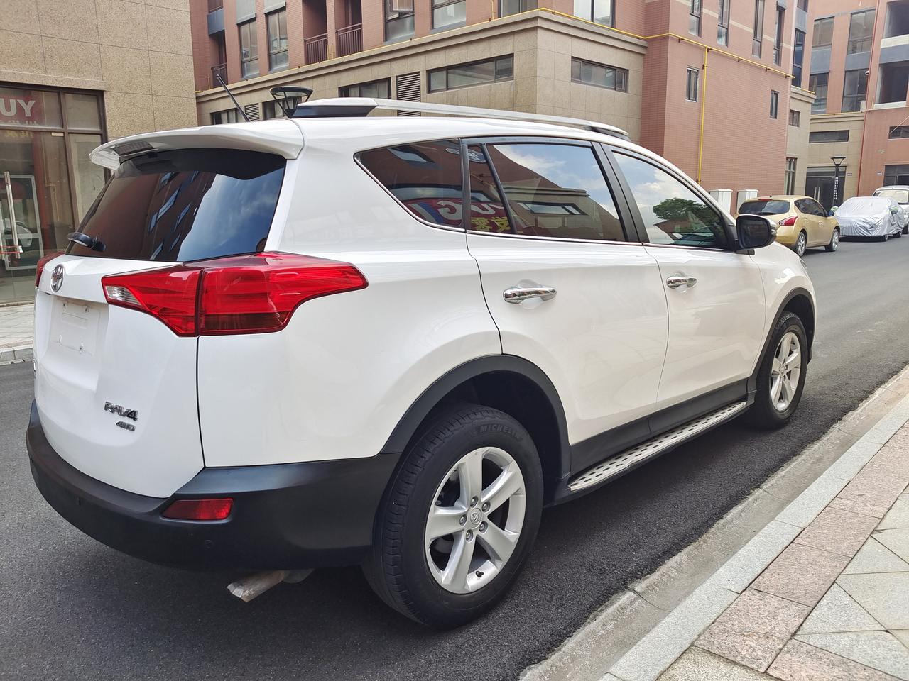 14年丰田荣放rav420四驱新锐118可小刀