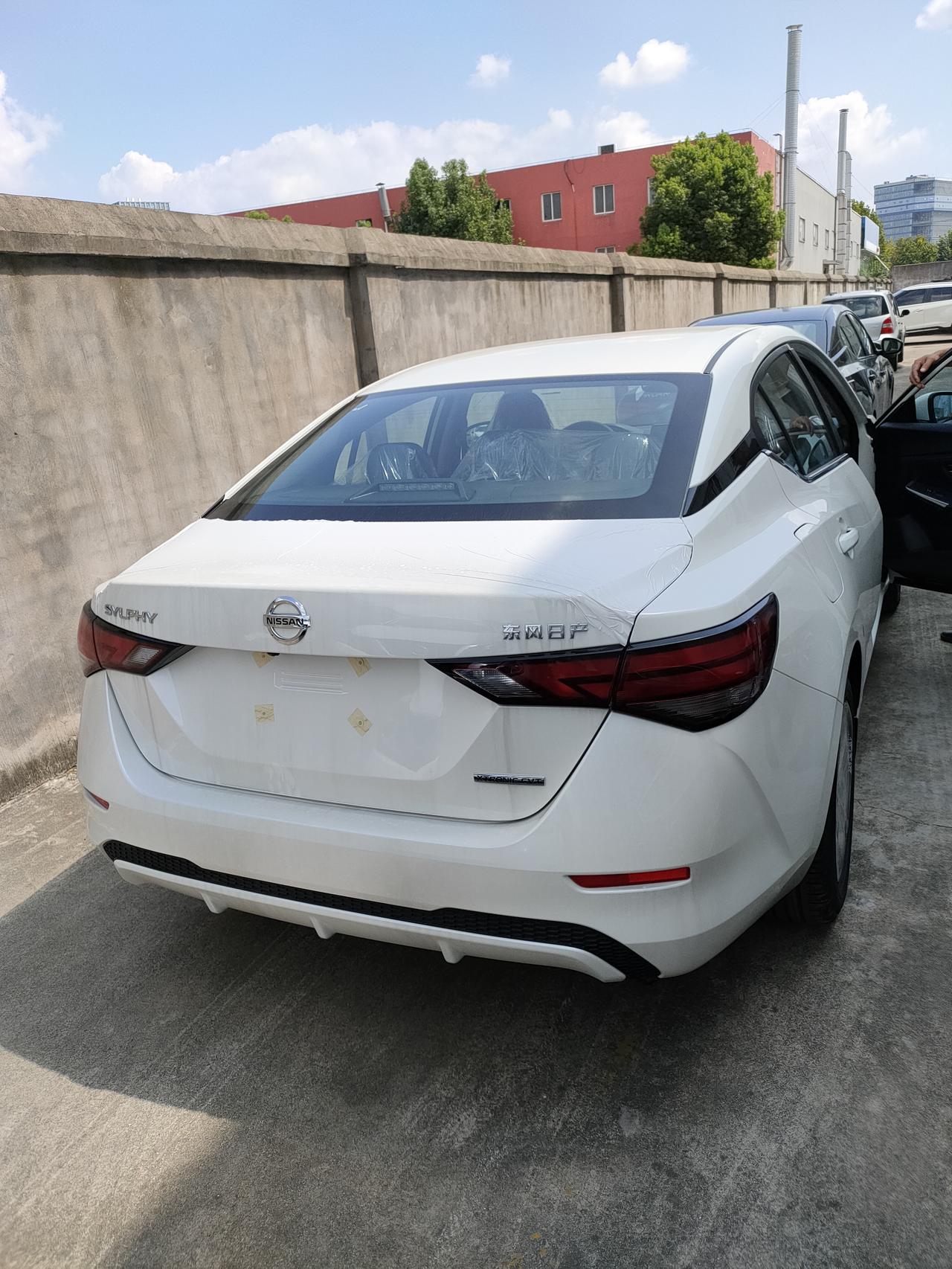 轩逸14代 20改款珍珠白,搞好141000,该送的都送,如