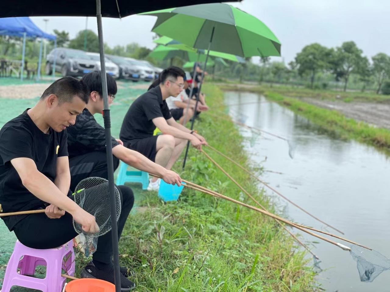 凯迪拉克趣味钓虾郊游自驾活动