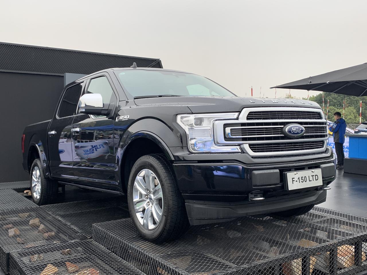 估计是猛禽版本看太多,刚见到这台f150 ltd就很不习惯