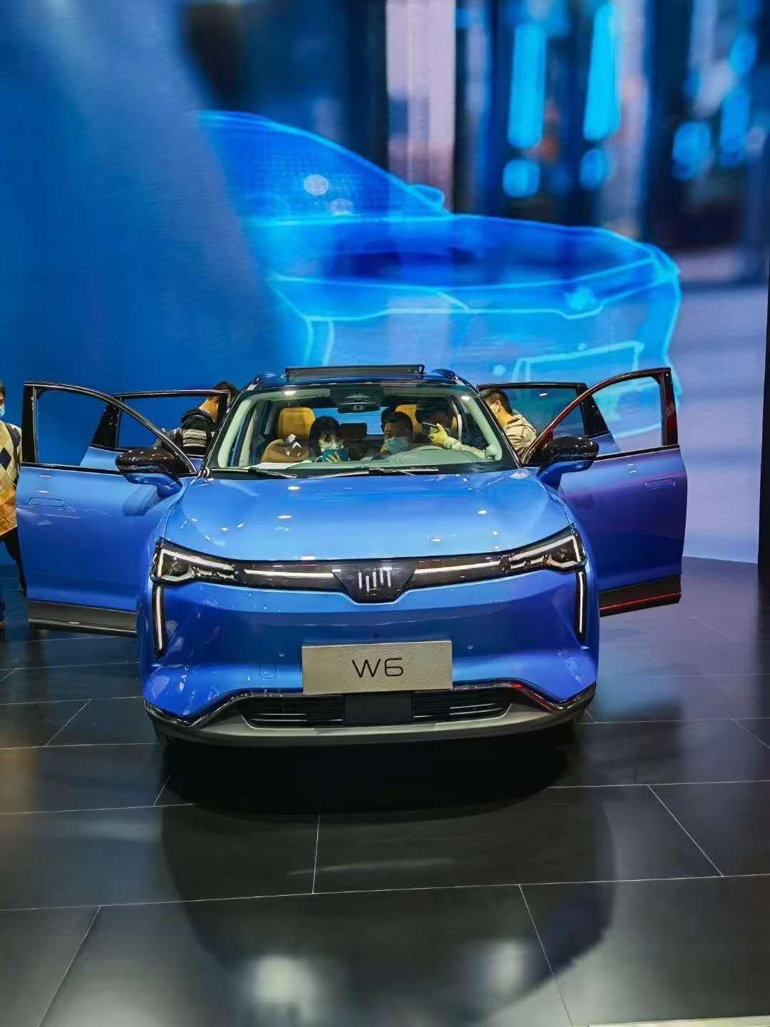 威马汽车亮相上海车展首批w6车辆开启交付