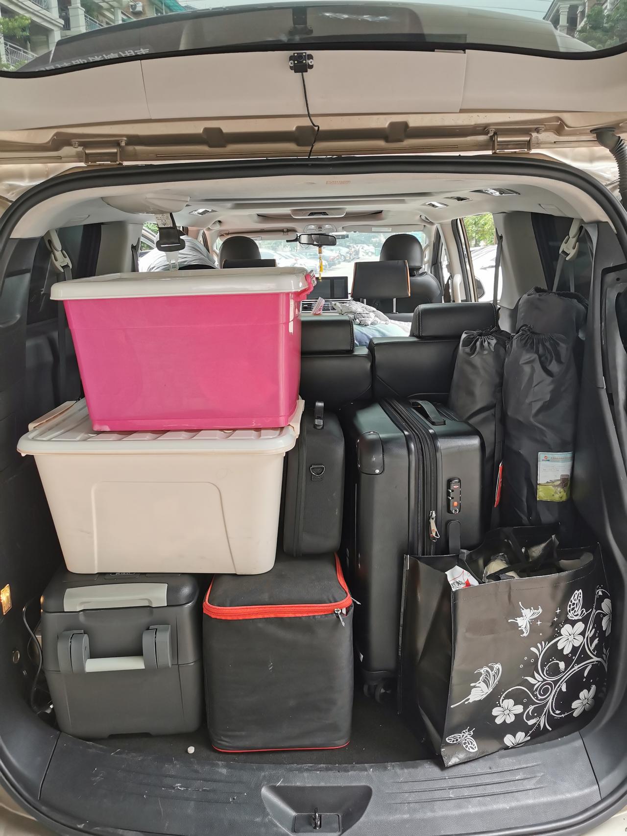 大通g10豪华版,第一张图原来的座椅拆了,最小改动变床车能装