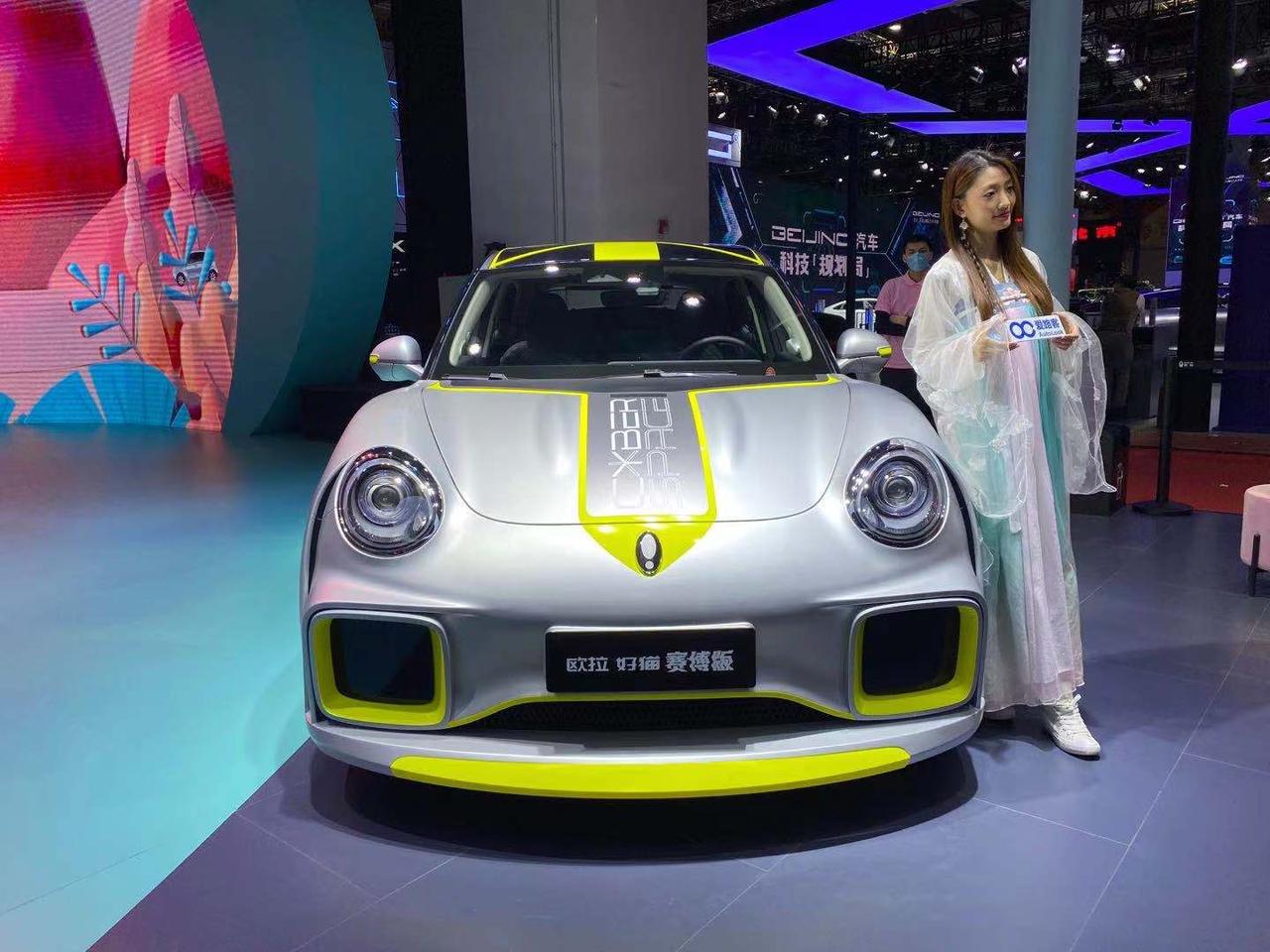 欧拉好猫赛博版看一看…这外观还是挺高调的 车头像不像911