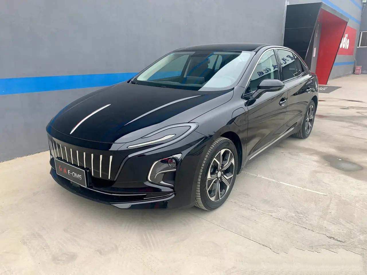 红旗纯电动轿车实车图行政级后排座椅