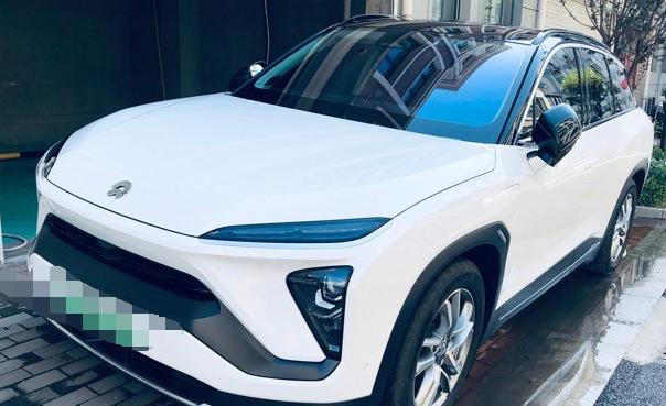 蔚来es6白色的当时是真喜欢但是么有车就没辙了