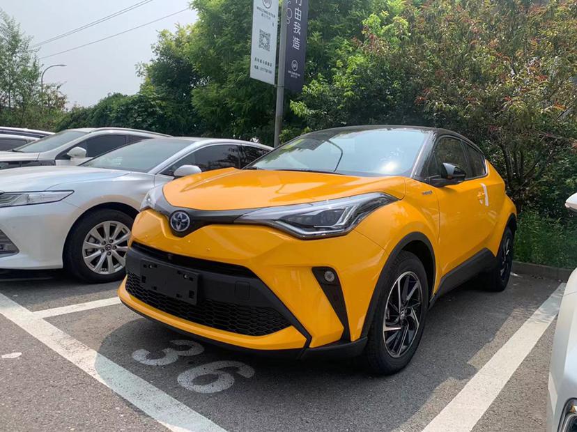 黄黑豪丰田c-hr车主·车龄1年广汽丰田太可恶了 当时国外有这个颜色