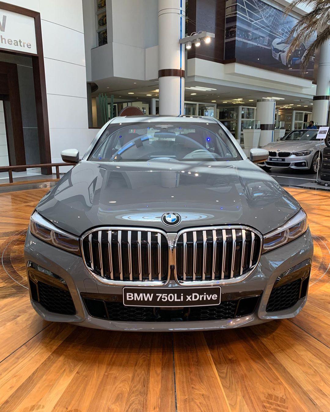 新7bernina grey贝尔尼纳灰实拍_宝马7系车友圈_懂车帝