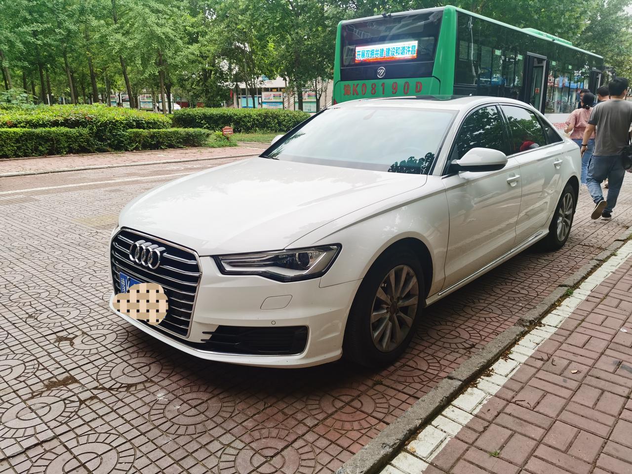 今天见了2选择的狠人白色奥迪a6l