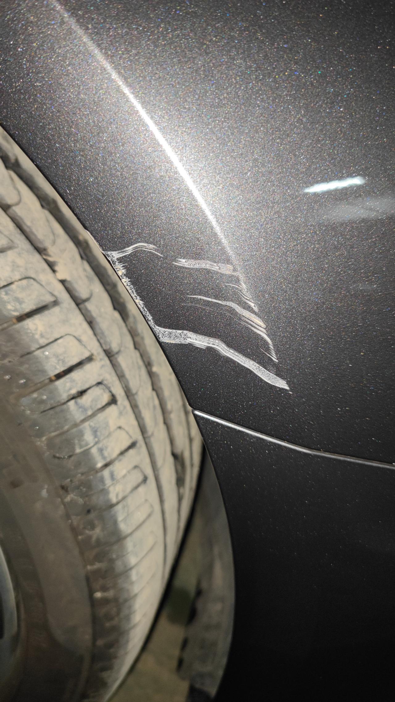 右前保险杠剐蹭到了图片这个样子怎么处理好一点