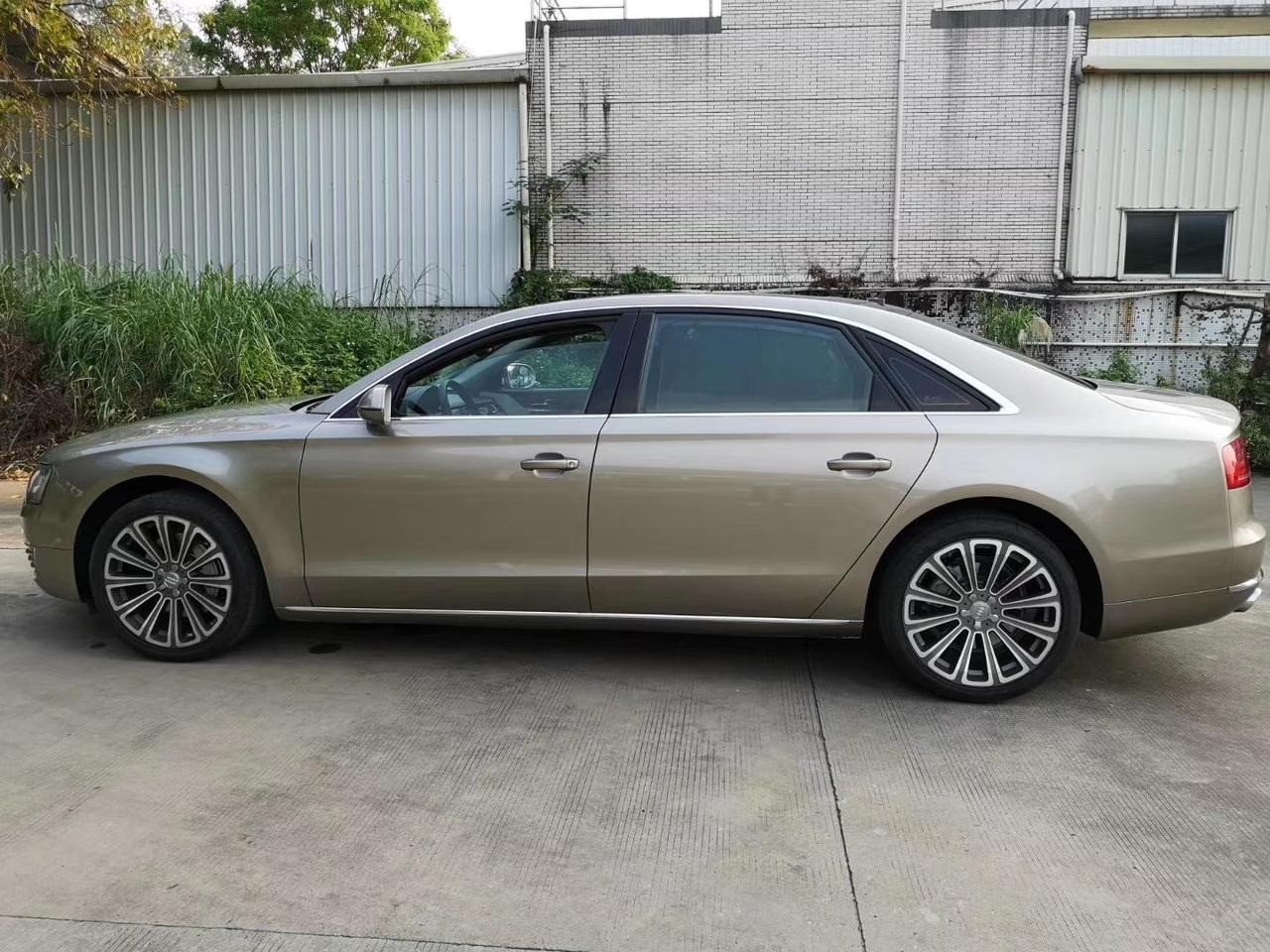 8万 14款奥迪a8l-3.0t大功率,香槟金色黑内