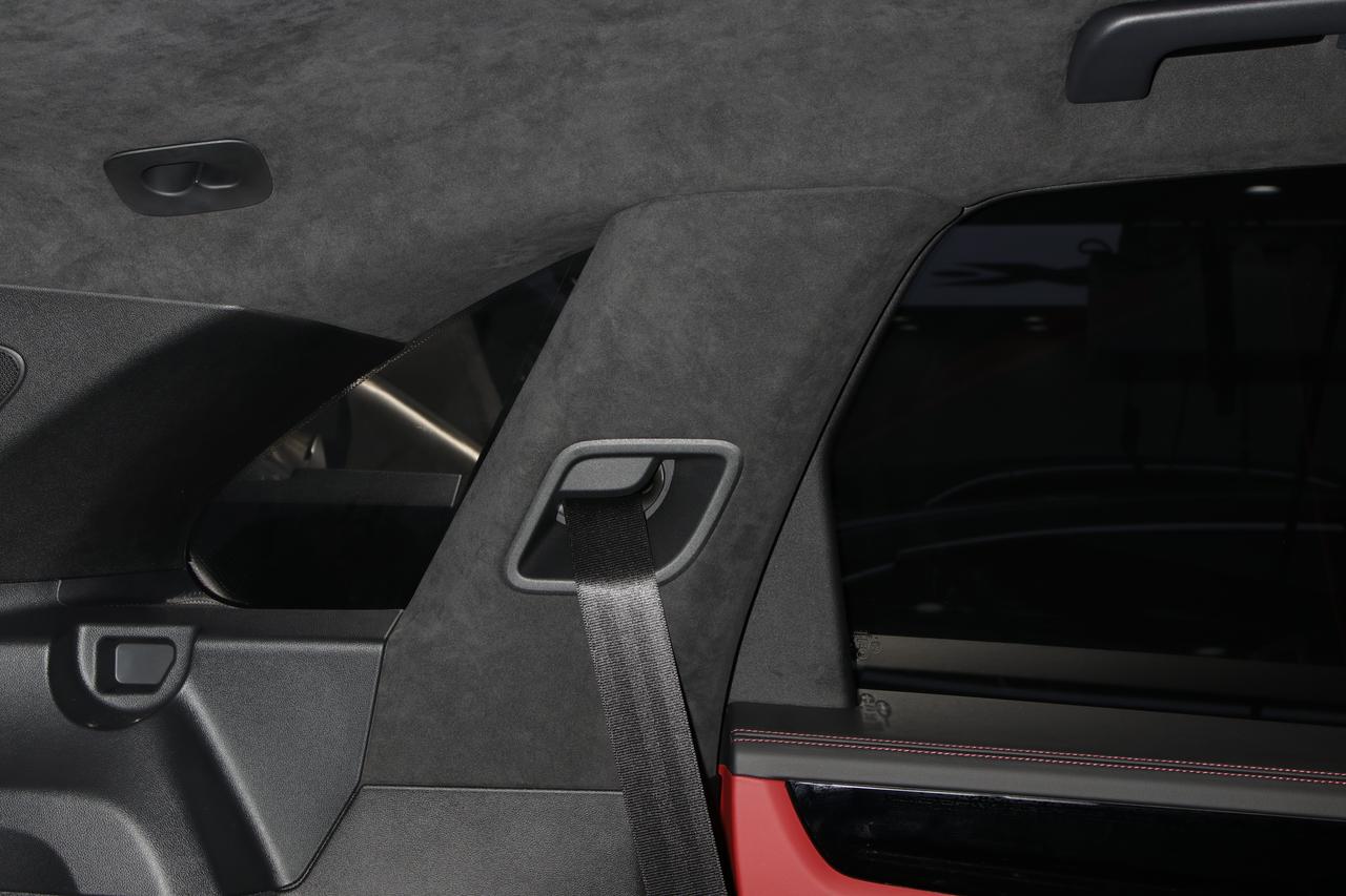 2020款新卡宴alcantara翻毛皮车顶