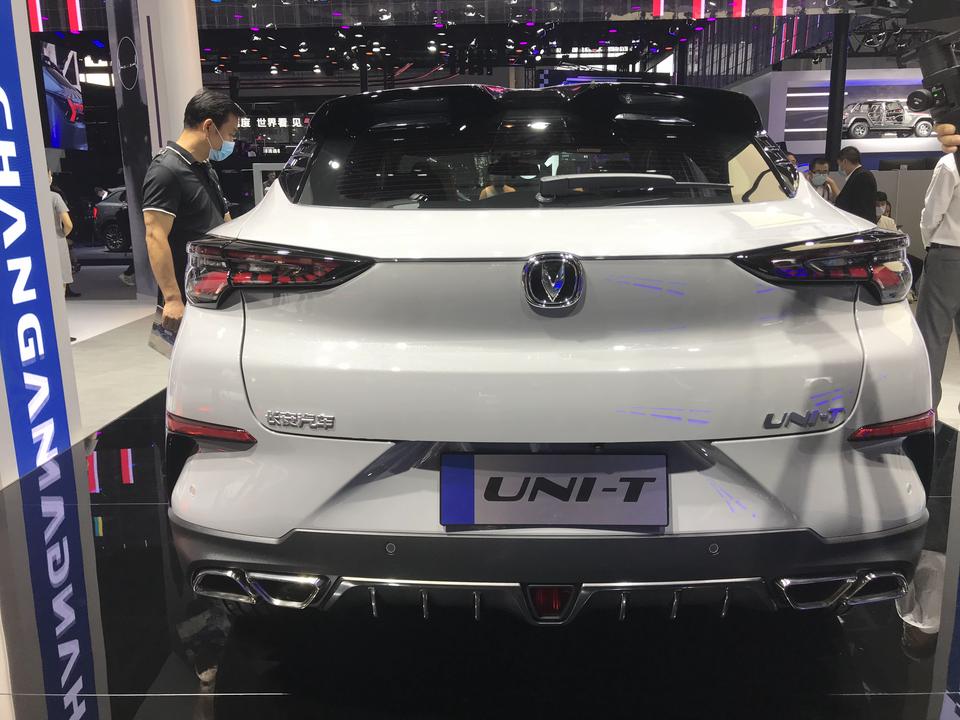 长安uni-t车展现场直拍_长安uni-t车友圈_懂车帝