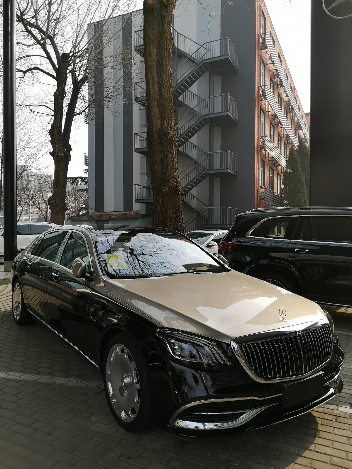 迈巴赫s680双拼色