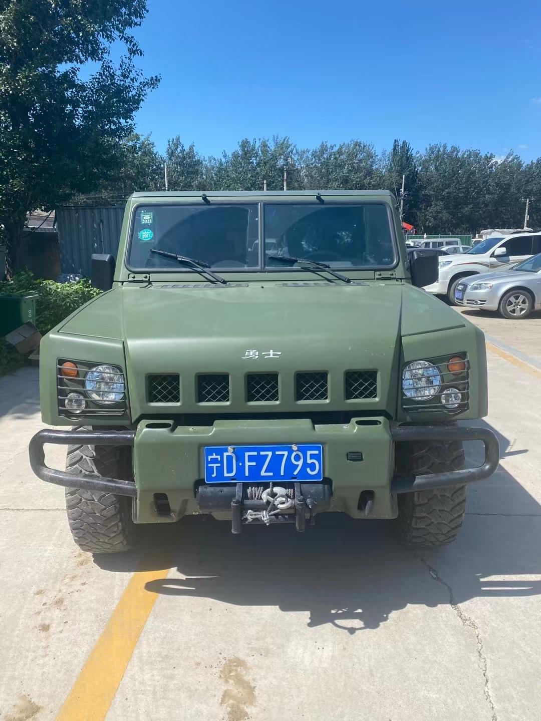 513北京勇士越野车高低速四驱两驱27排量2吨坦克似的外号谁都不服越野