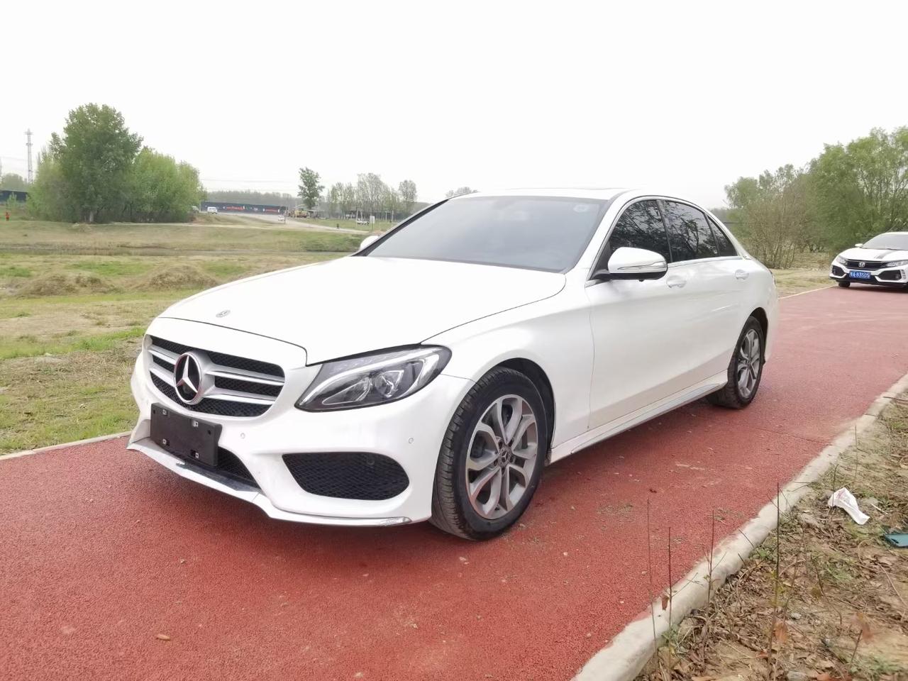 17年奔驰cla22038万公里四驱7气囊无边框车门