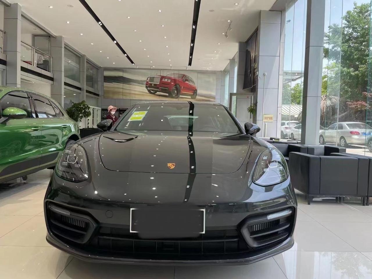 帕拉梅拉火山灰红内漂亮