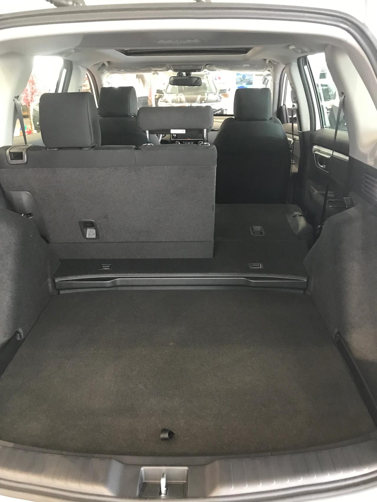 广汽本田皓影后排腿部空间够了美中不足的是感觉后排座椅有点低不知道