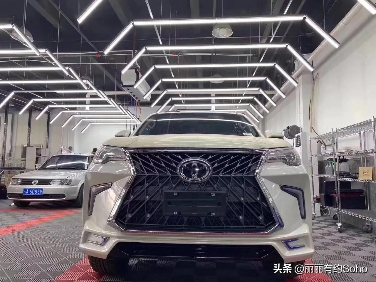 丰田穿越者改装升级定制版前后对比华丽转身后其实不是不一样的效果了