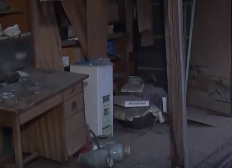 景象|日本震后景象山体滑坡道路塌陷 暂无人员死亡报告