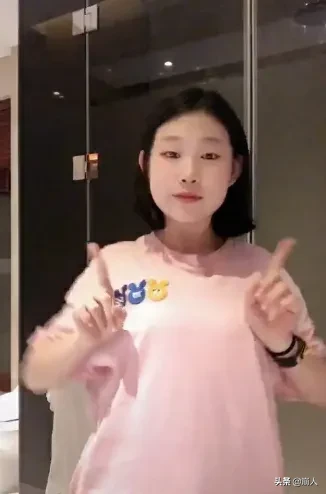女儿|小沈阳14岁女儿豪宅厕所跳舞 网友纷纷夸赞