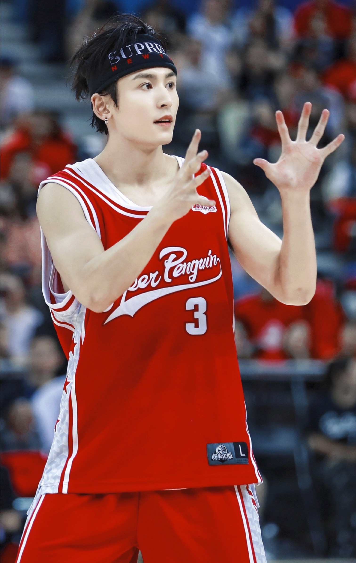 王一博黄景瑜张哲瀚打篮球网友的注意力全在身材谁还管球技怎么样