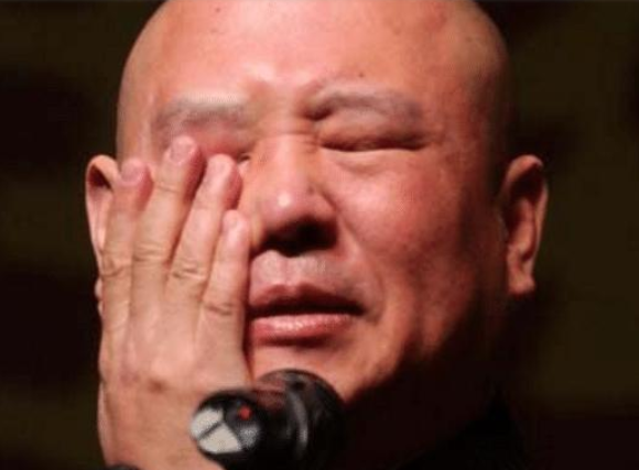 价值|郭德纲穿蟒袍被曝价值不菲 蟒袍腰间玉带大有来历