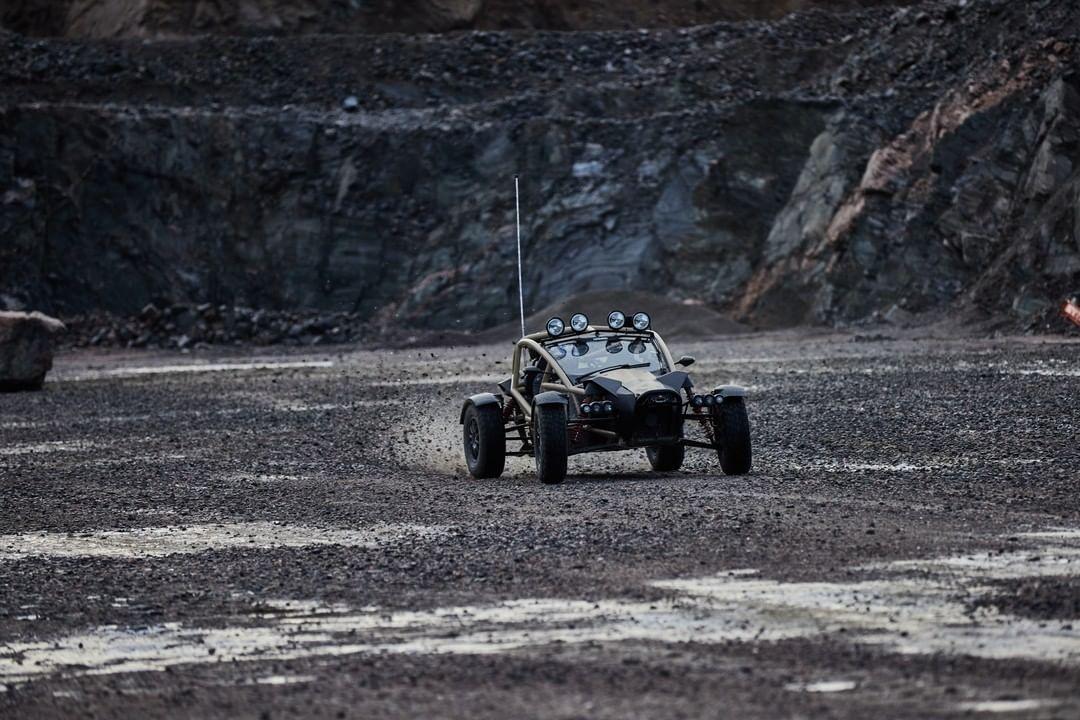 路虎卫士奔驰g63艾丽尔诺玛德