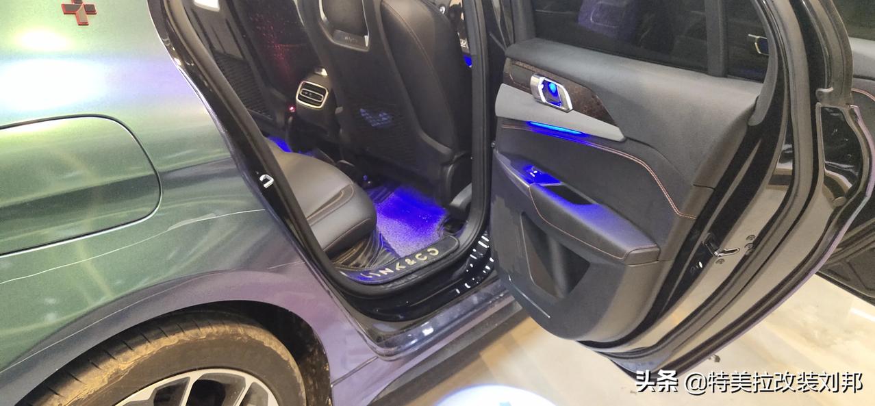 领克新款氛围灯问世