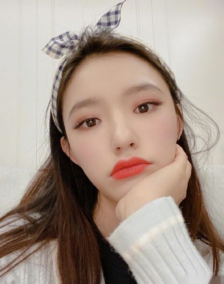 否认|林允方否认恋情 过年太嗨了我和颜人中恋爱了