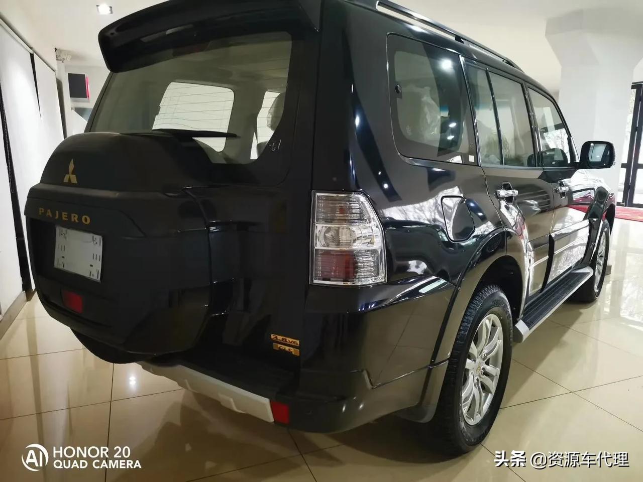 今日特价三菱帕杰罗v97黑/米!现车 19年厂牌!双差锁