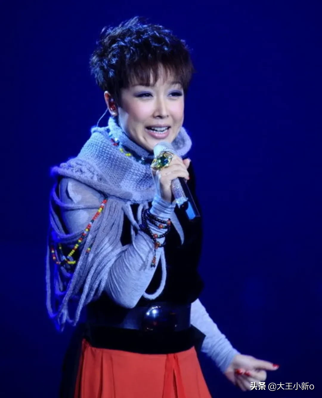 海里|孙悦复出发歌 脑海里瞬间回忆起那首祝你平安哦祝你平安