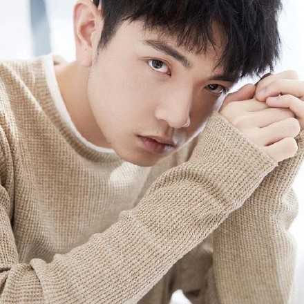 否认|林允方否认恋情 过年太嗨了我和颜人中恋爱了