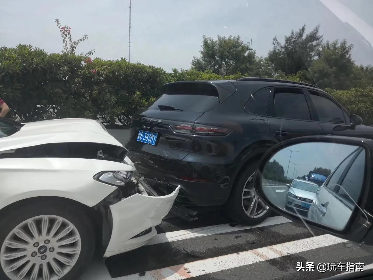 福特追尾保时捷卡宴这结果你怎么看