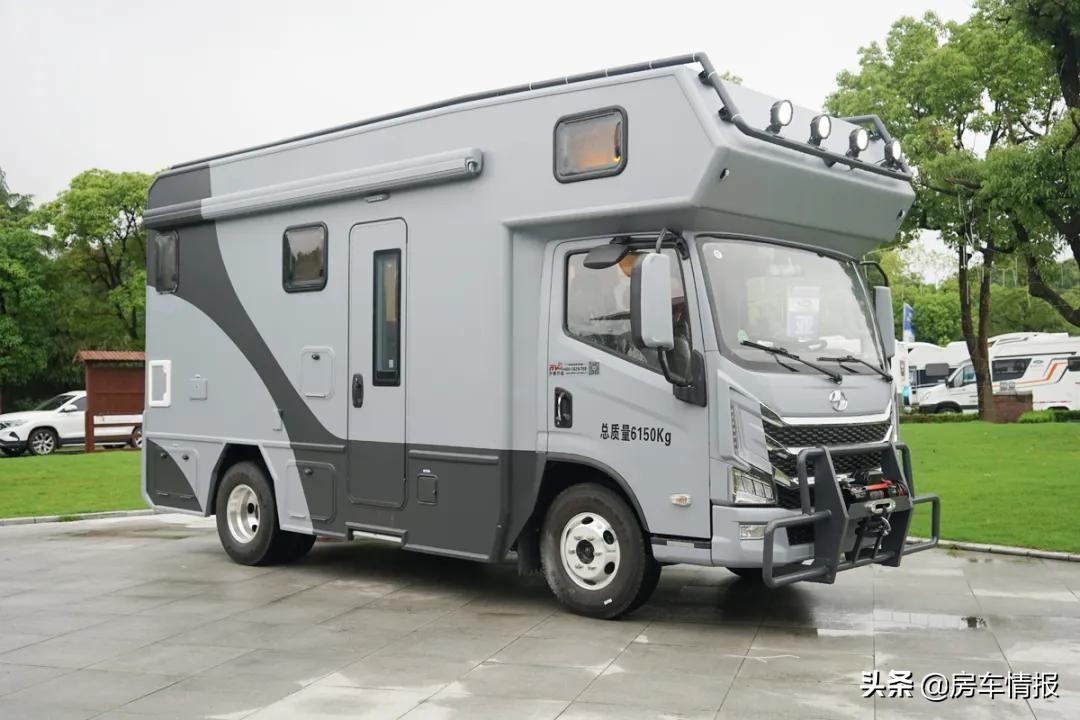 外观越野风,搭配2.8t柴油动力的网红2号平头轻卡房车来啦