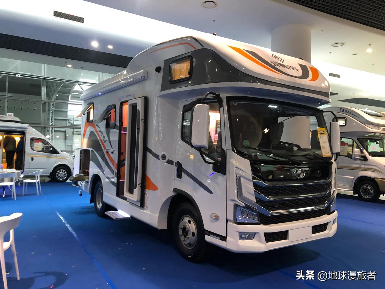 平头卡车房车今年挺流行转了一圈展会现场好几款基本都是由上汽快运