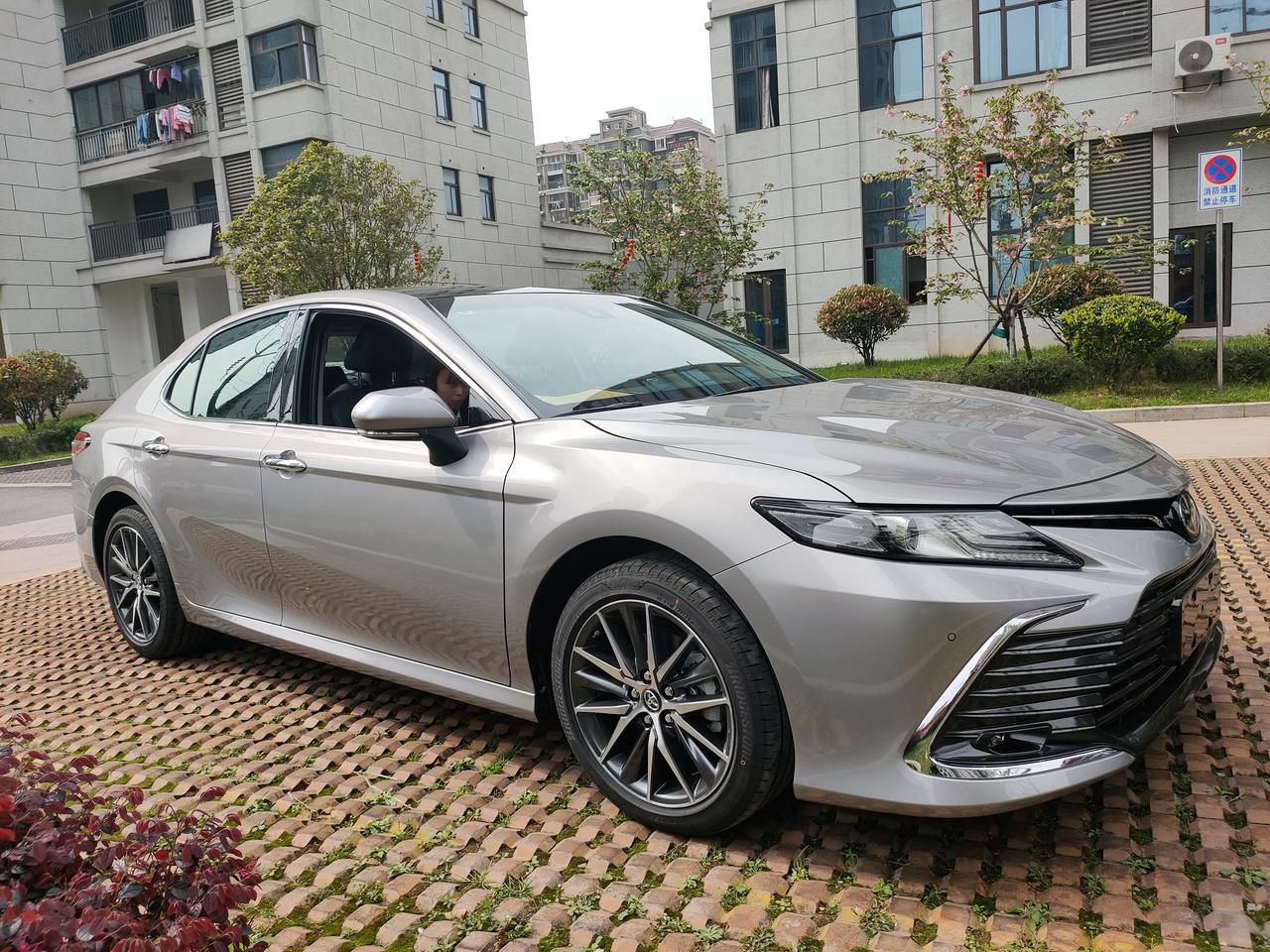 2.5豪华钛灰银提车_凯美瑞车友圈_懂车帝