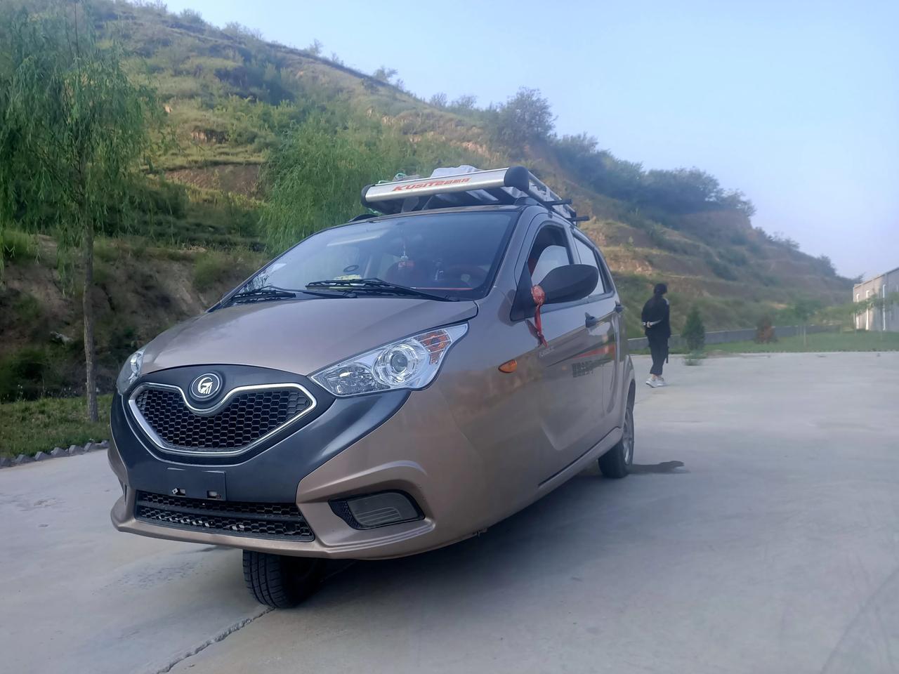 去年去山西买了个三轮子车,富路金骏马奇瑞二缸600发动机,回