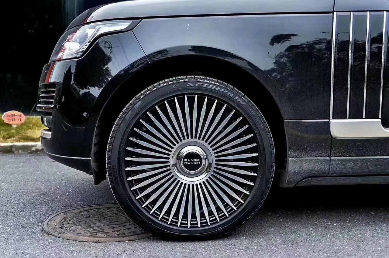 路虎揽胜网红轮毂上车效果__懂车帝