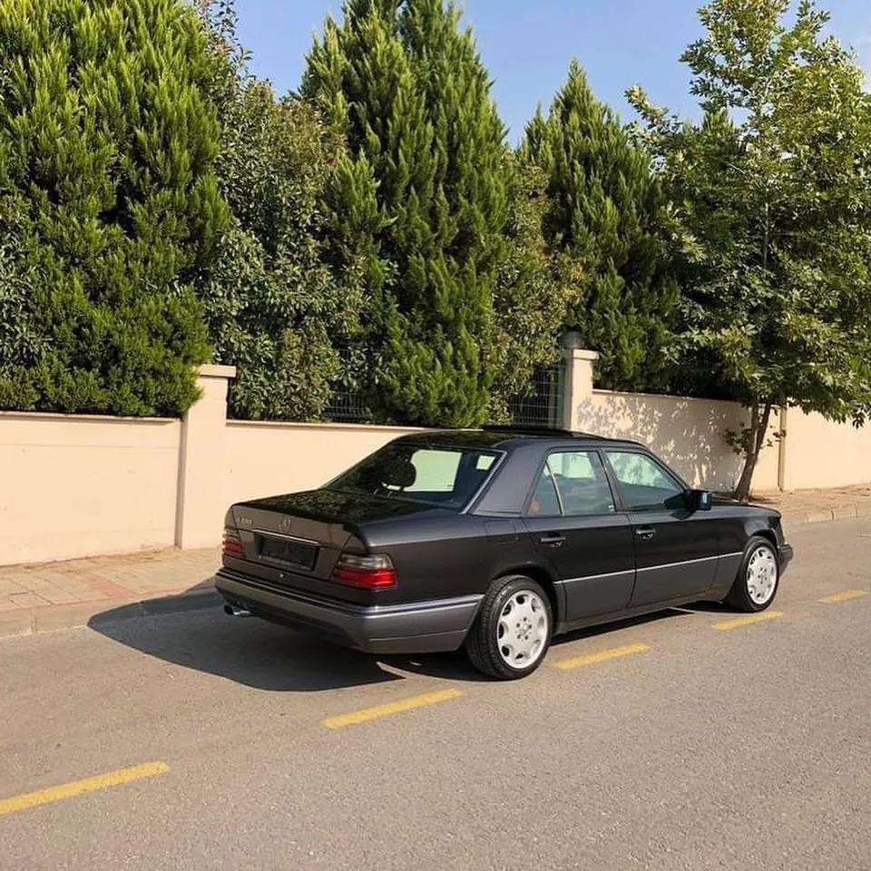 经典老车##奔驰#w124 e200__懂车帝