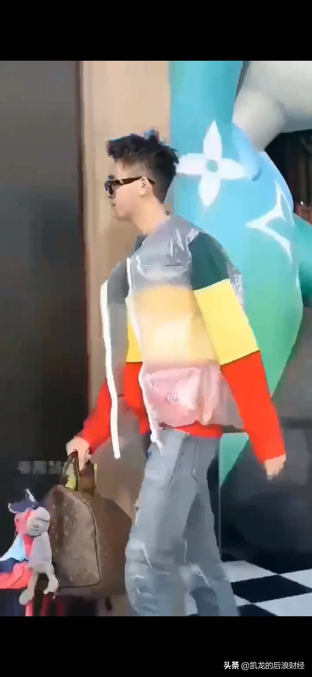 夹克|LV推出充气夹克售价31000元 设计灵感来源于充气玩偶