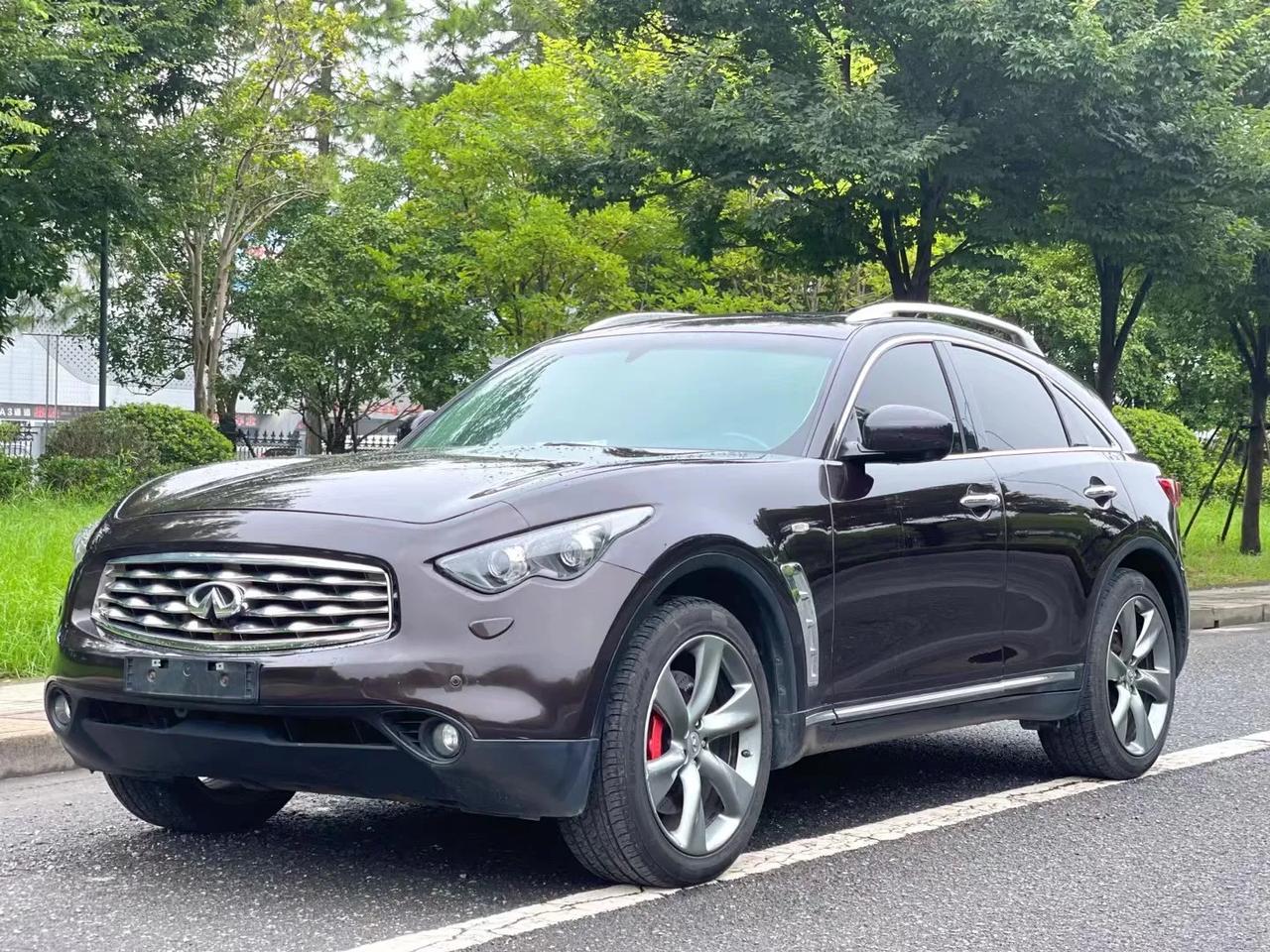 11年英菲尼迪fx35大鲨鱼 原版车况 3.5 vq6