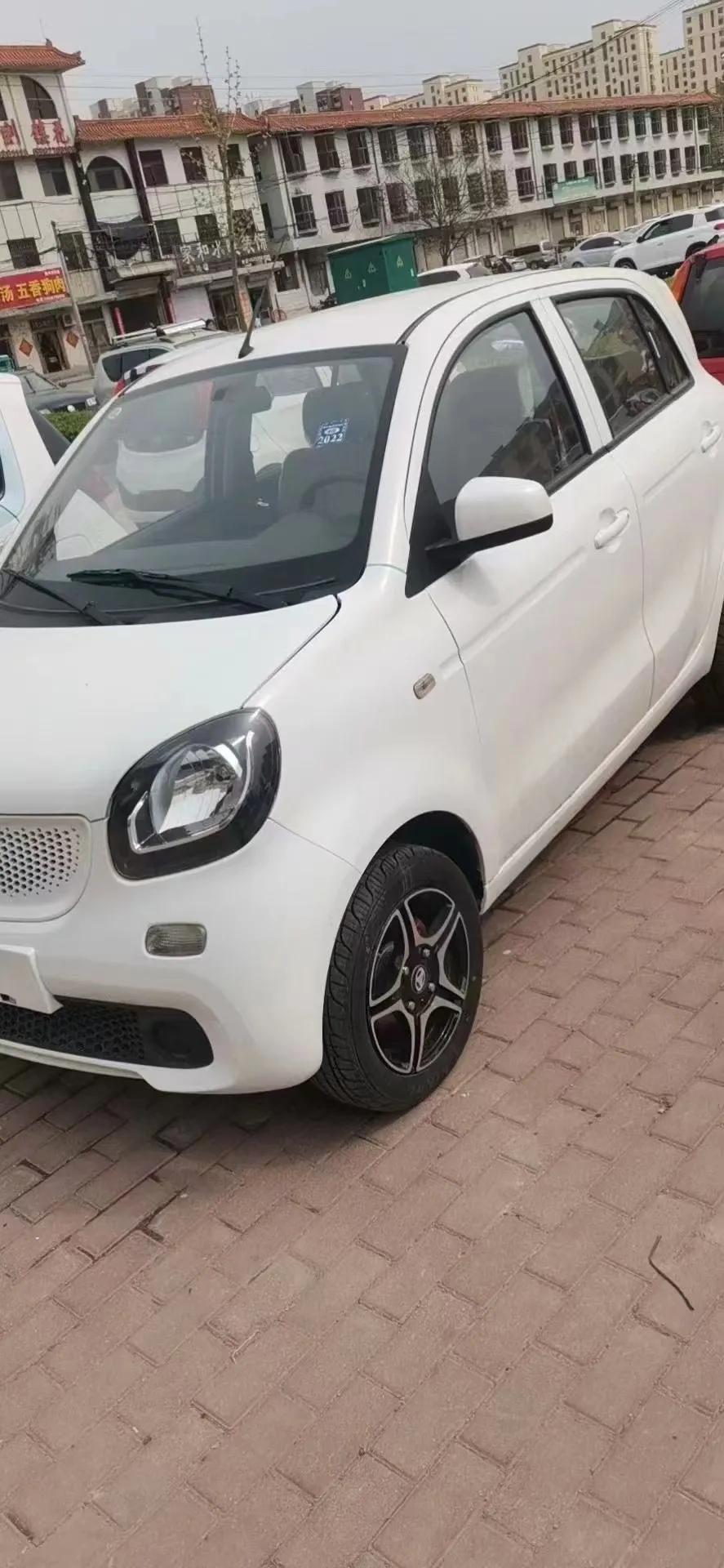 北汽 大猫,满电续航150公里,空调暖风,大屏倒车影像,四门