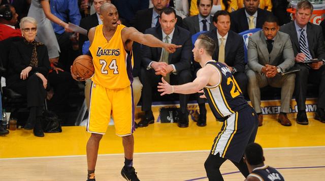 一战|科比最后一战签名门票被拍卖 成交价超4万美元