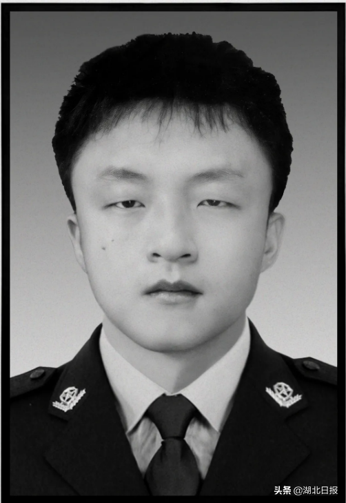 余俊生前性格开朗,从小就崇拜警察,从公安干部学校毕业后没有如愿入警