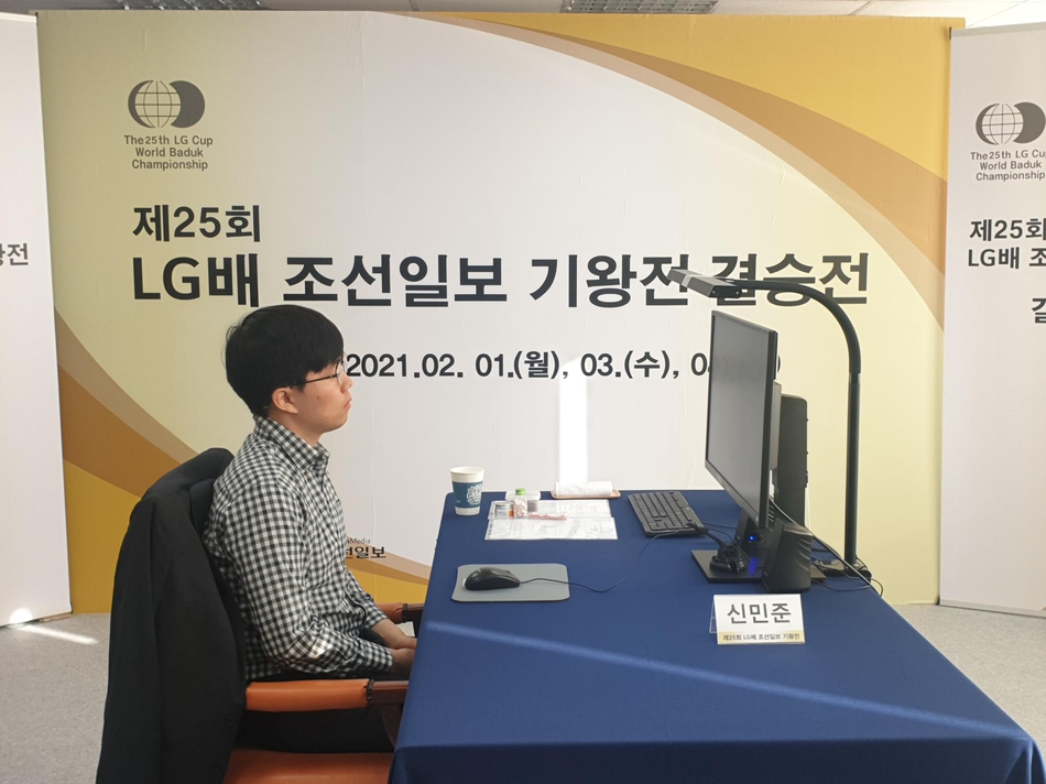 世界|柯洁痛失世界棋王赛冠军 无缘九冠王痛苦落泪