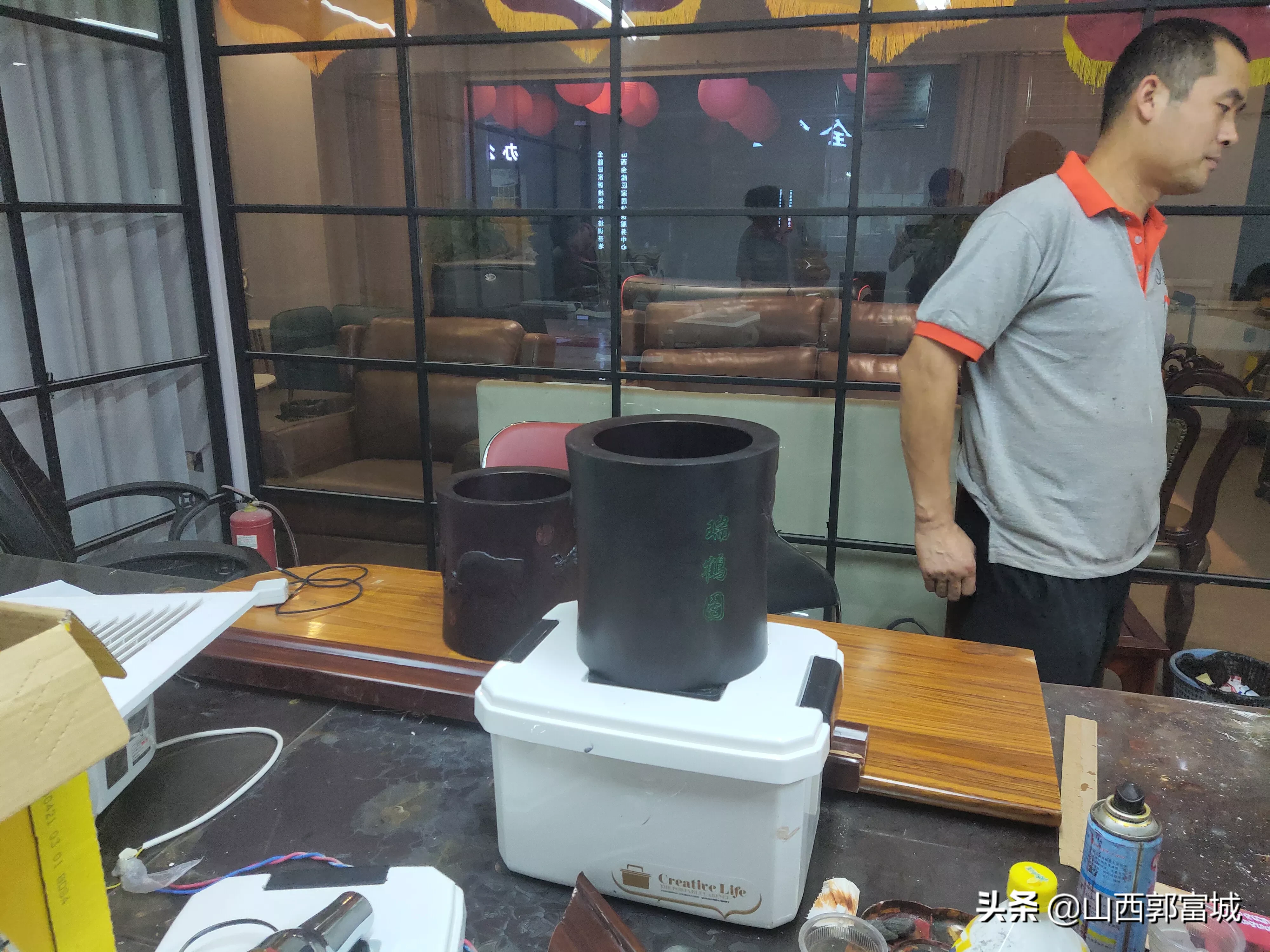 铜门师傅这工作赚钱不