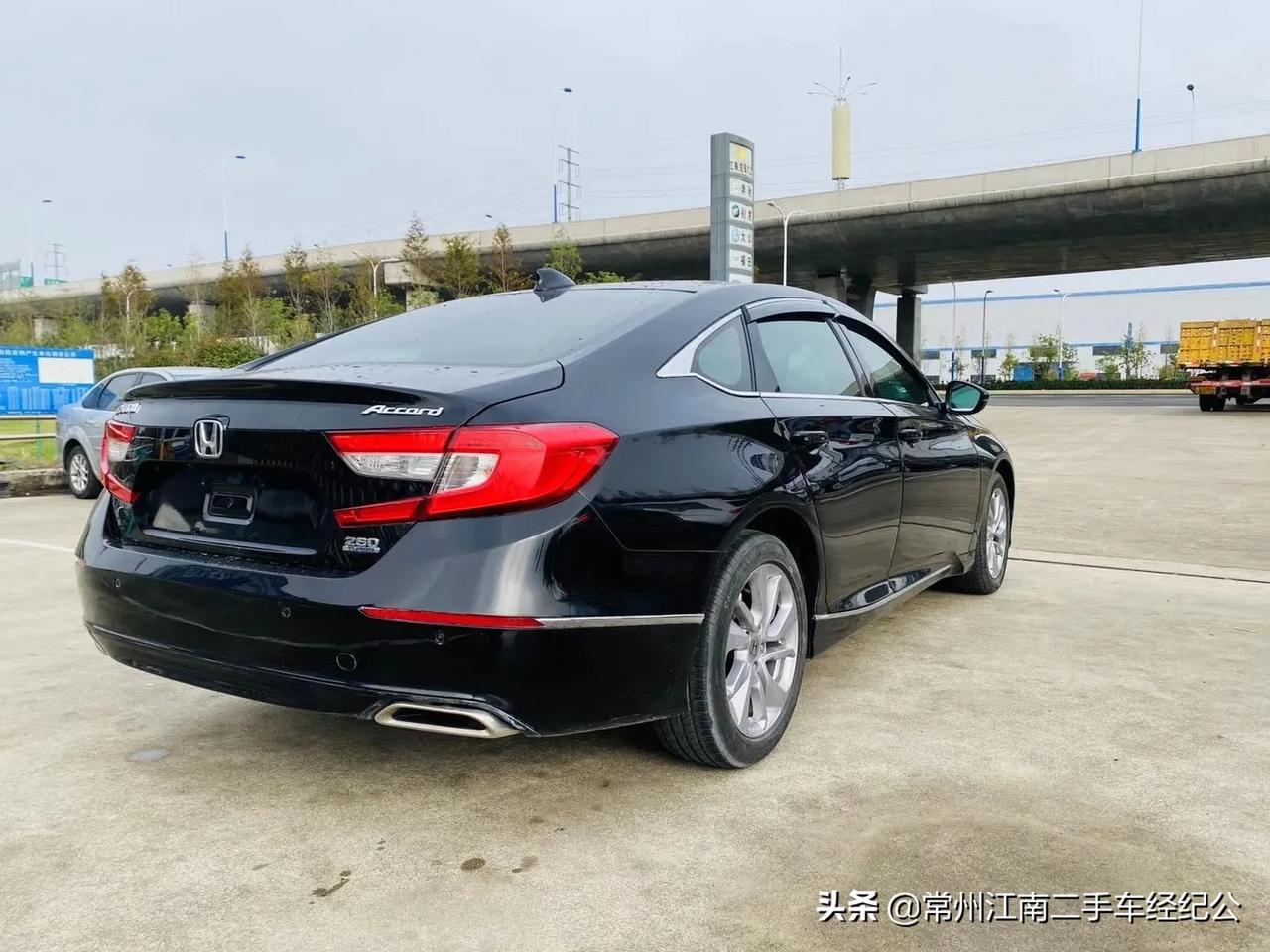 2020年十代本田雅阁26015t豪华版5000多公里首付3w17x