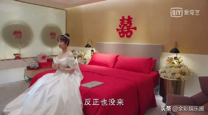 空隙|佟年结婚空隙还在改论文 这是真学霸啊