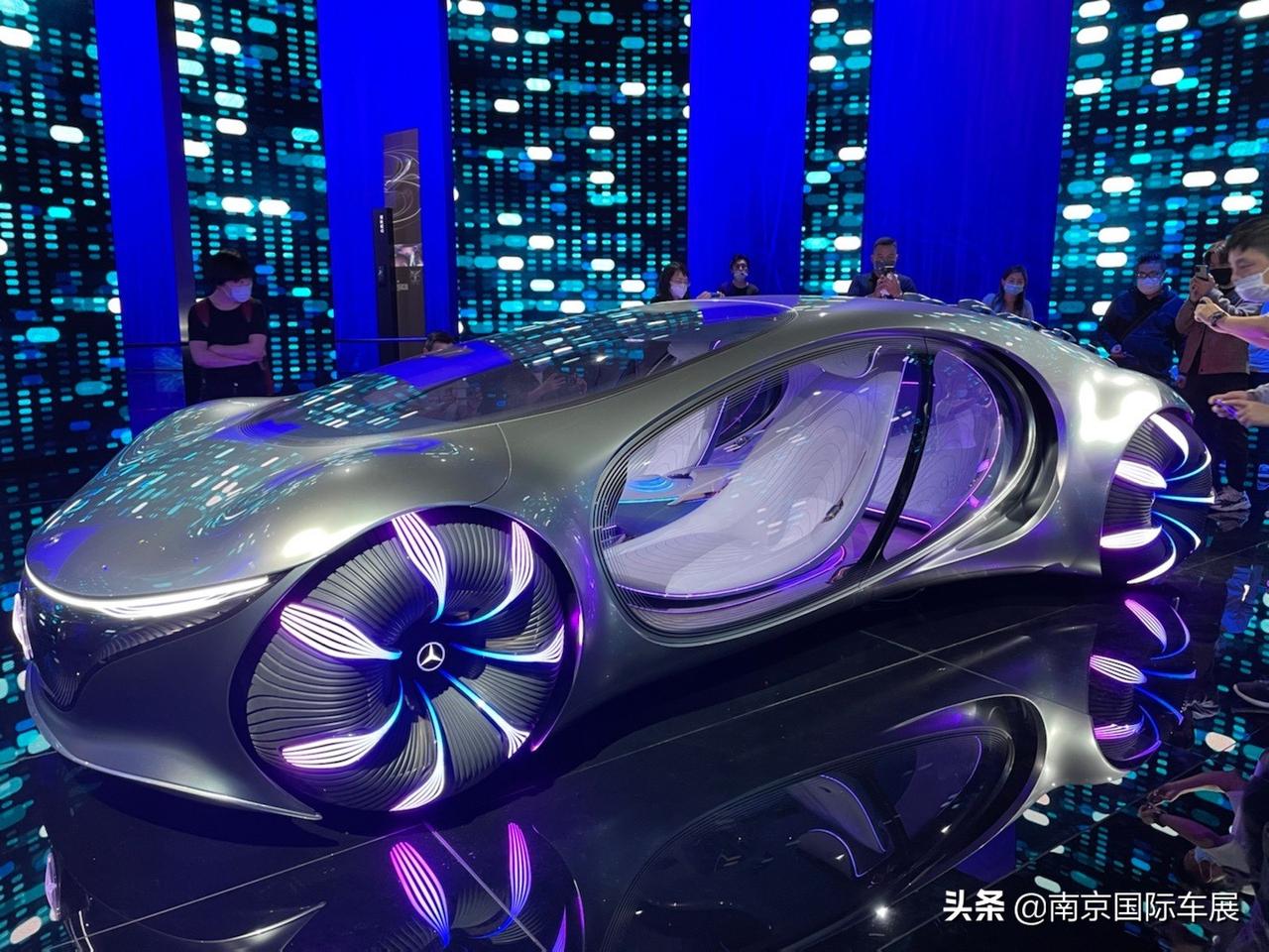 奔驰阿凡达概念车很强的未来感科技感没有方向盘没有中控没有油门和