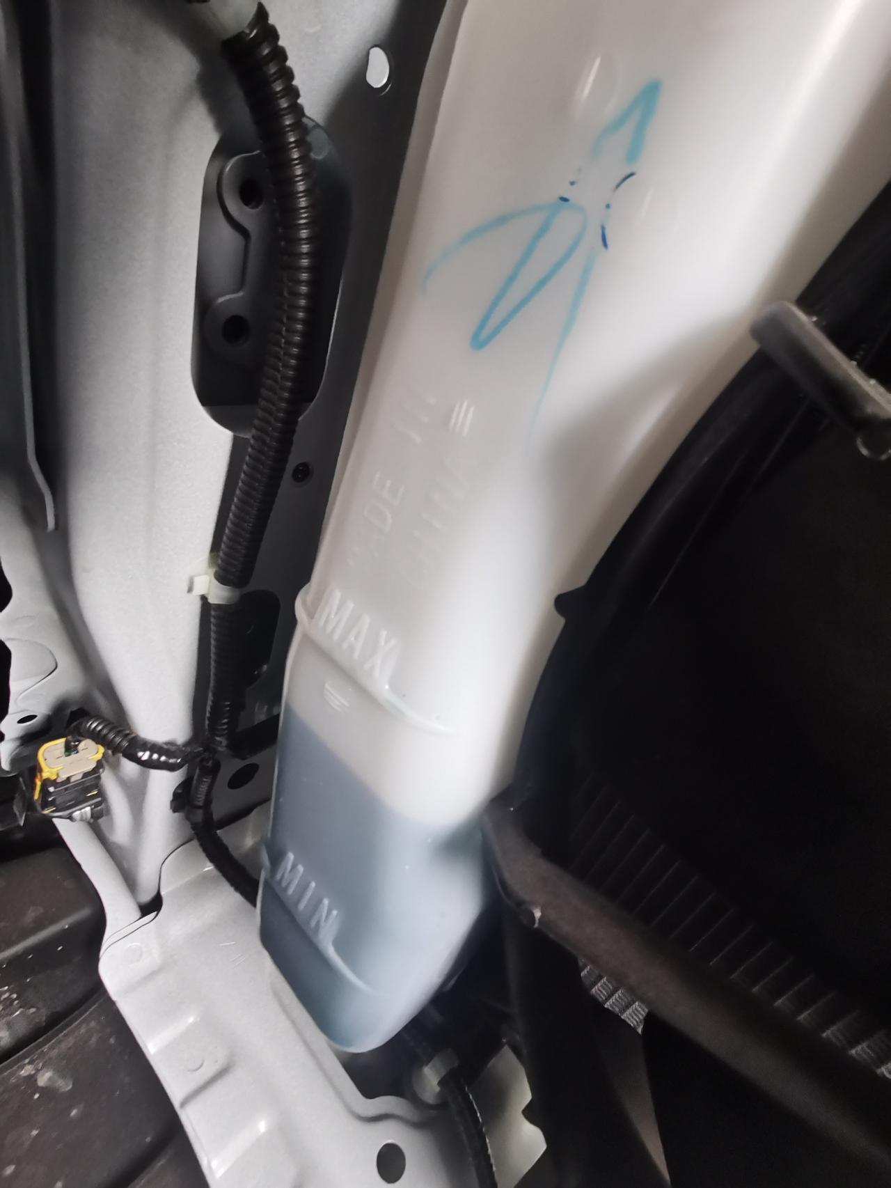 本田缤智这个防冻液需要添加吗,个人感觉没有多少 还有就是如果